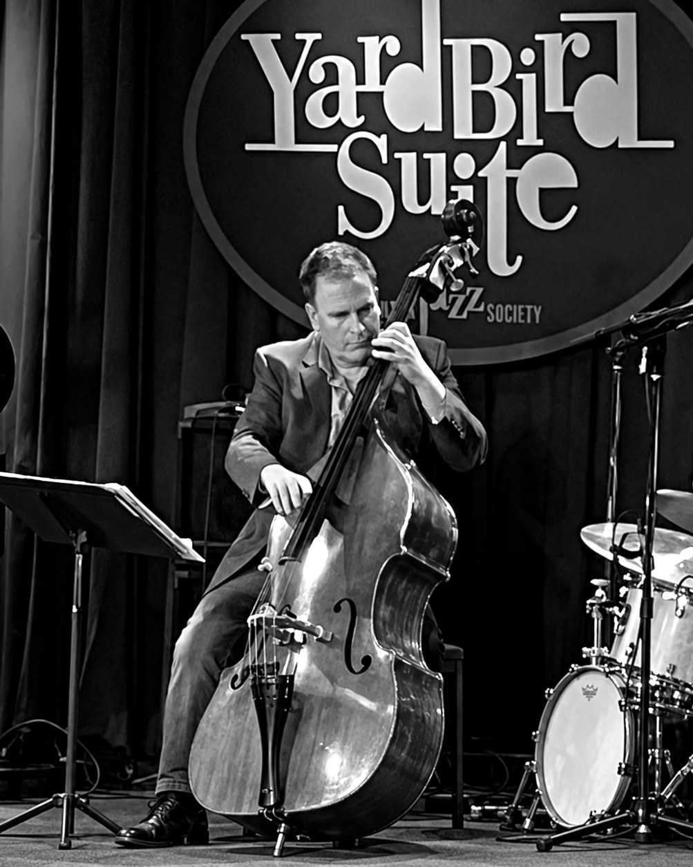 Rob Hutchinson performing live at the Yardbird Suite, black and white